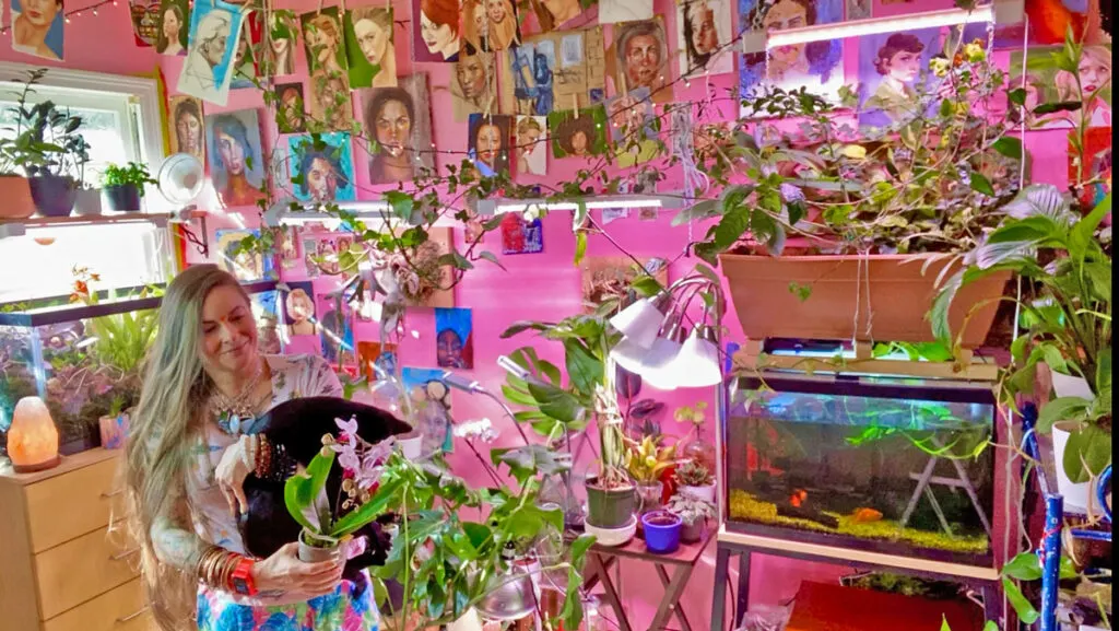 amy-mcdonald-houseplant-hoarder