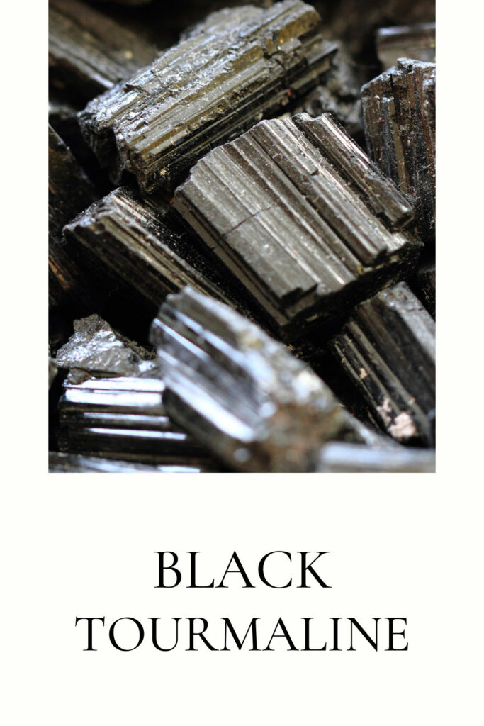 turmalina negra-mejores-cristales-plantas de interior