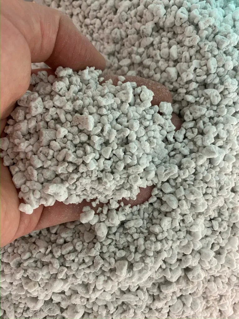 perlite-vs-pumice