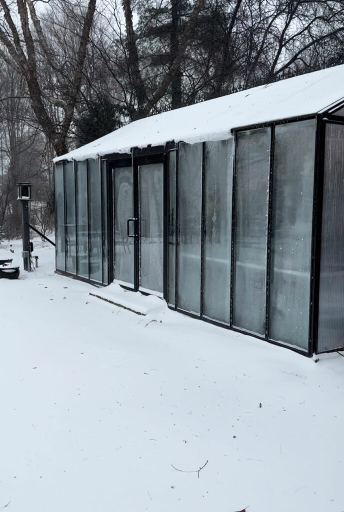 insulating-greenhouse-with-bubble-wrap