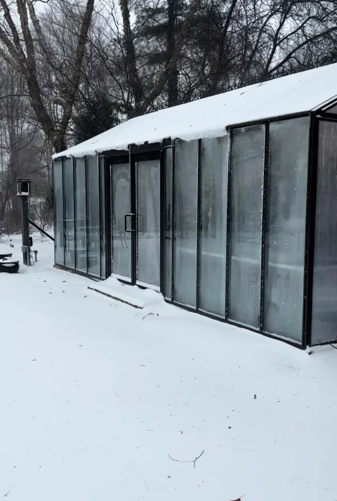 insulating-greenhouse-with-bubble-wrap